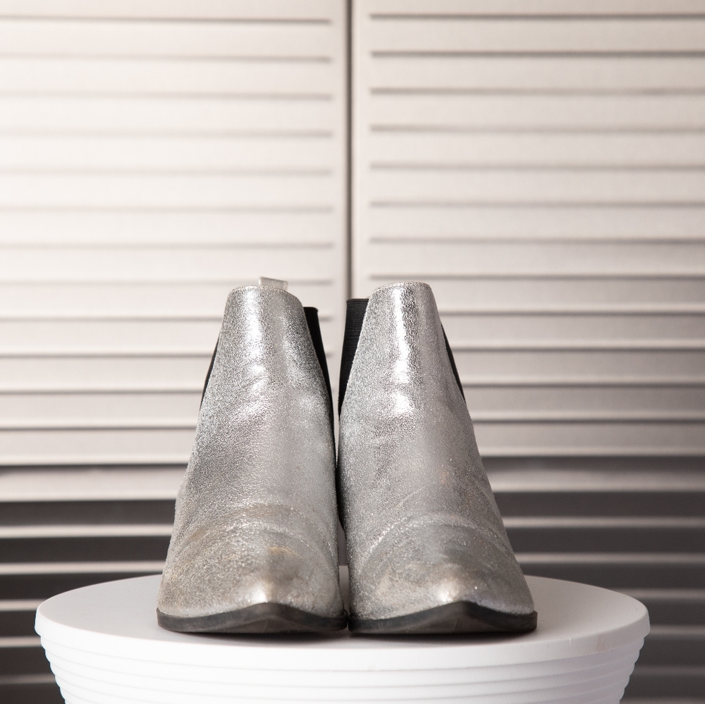 Shoes - Picture 2 of 3